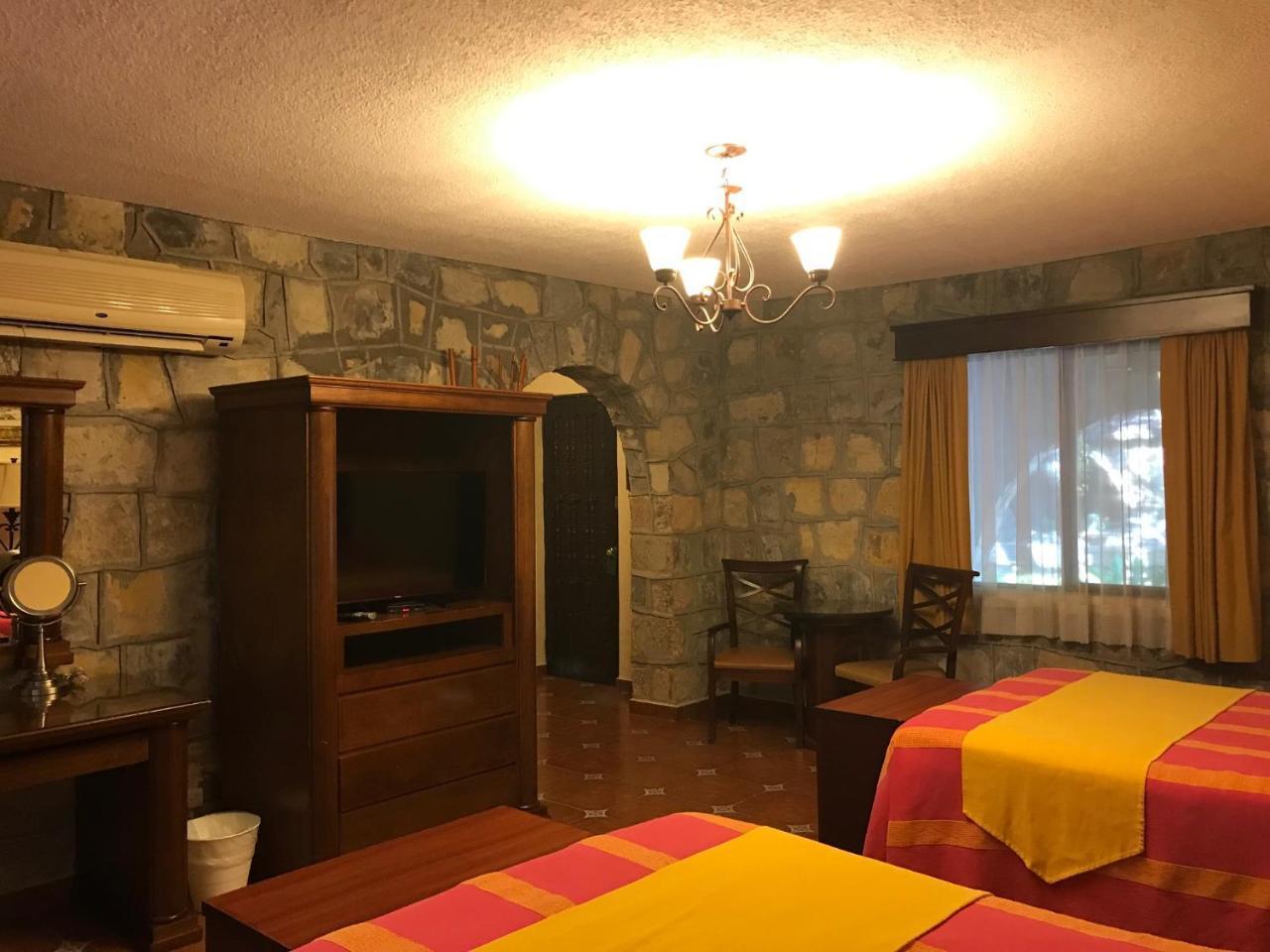 Hotel Valles Сьюдад-Вальес Экстерьер фото